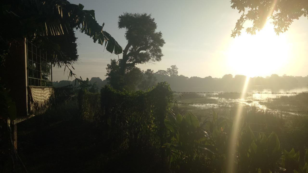 Lake Cabin Polonnaruwa Buitenkant foto