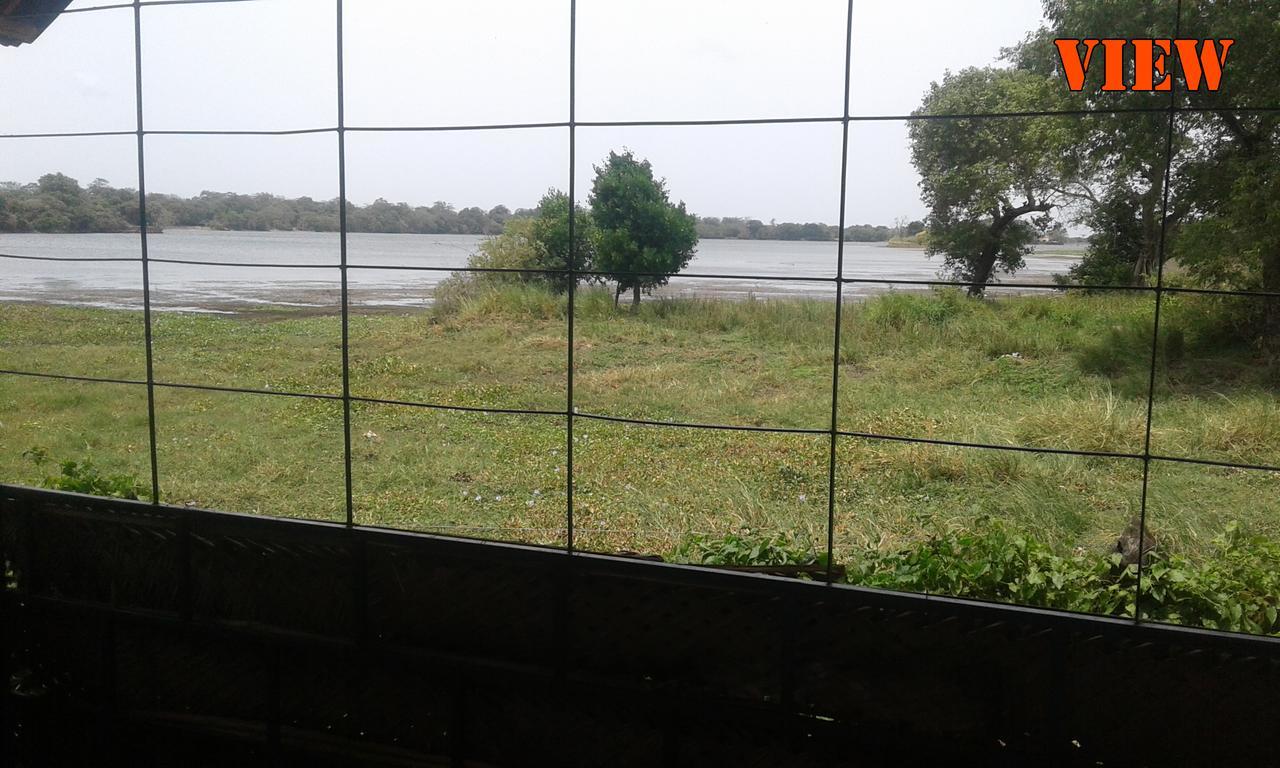 Lake Cabin Polonnaruwa Buitenkant foto